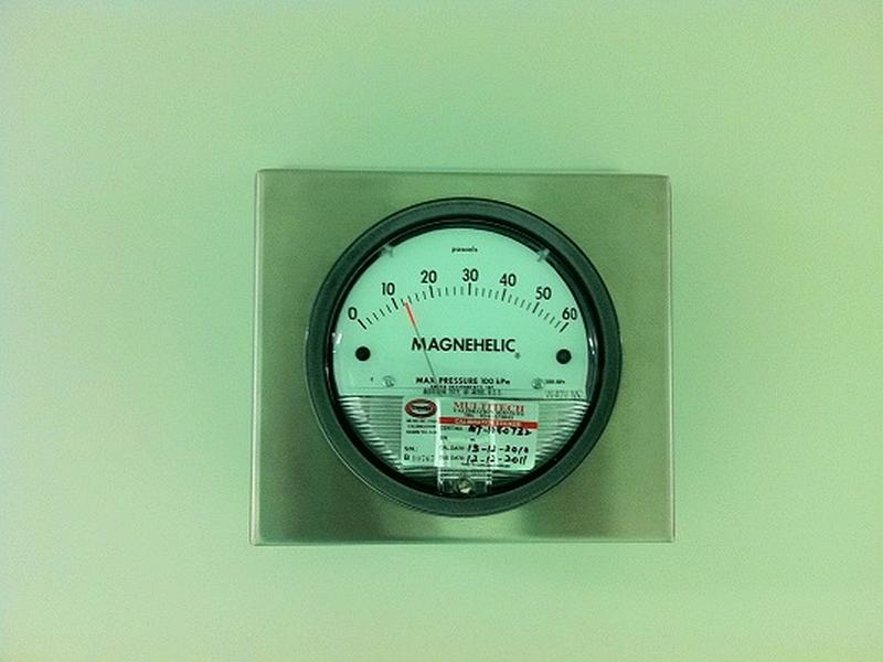 Magnehelic Pressure Gauge