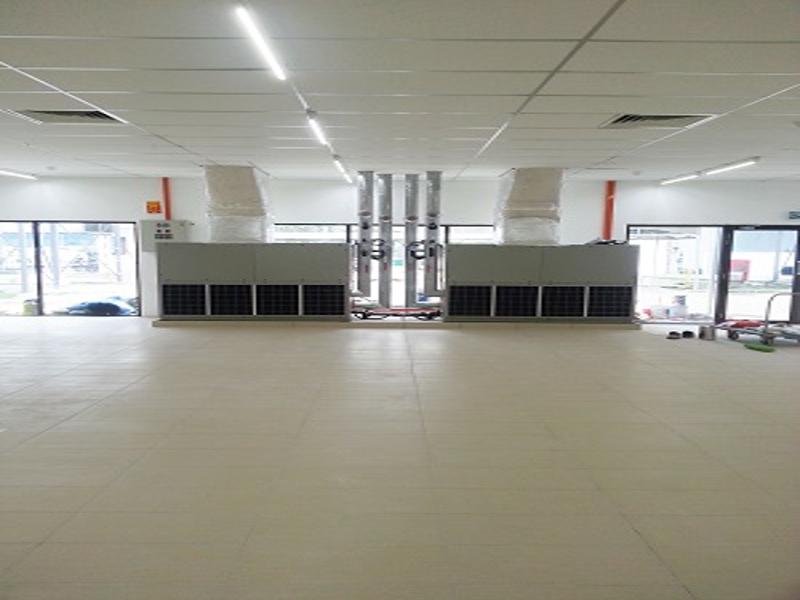 Semiconductor-Controlled-Environment-Change-Room